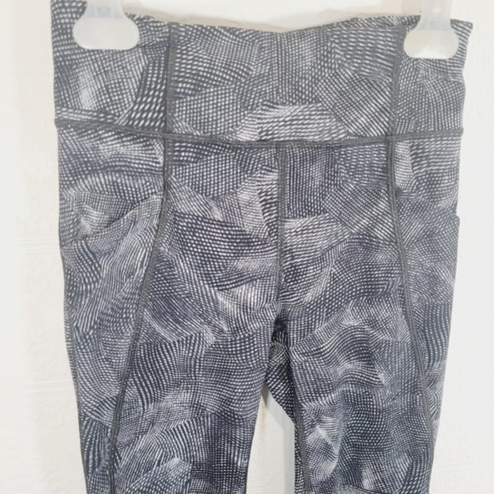 Lululemon Time to Sweat tights - Picture 5 of 10
